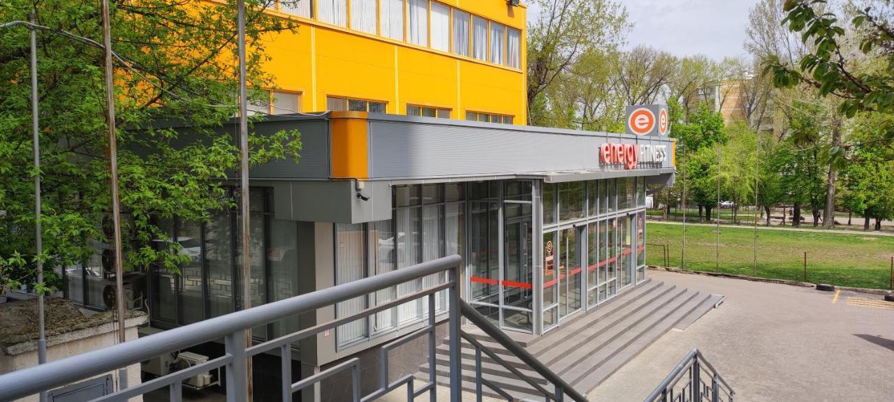 Large Apartment Near The Airport And City Center Chişinau Exteriör bild
