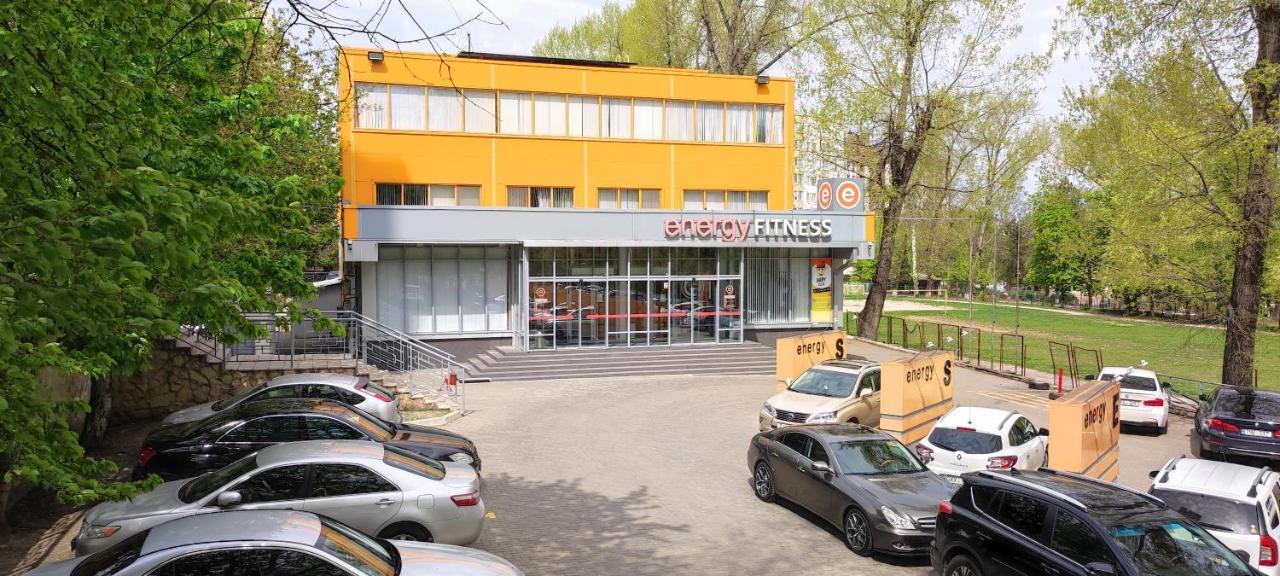 Large Apartment Near The Airport And City Center Chişinau Exteriör bild