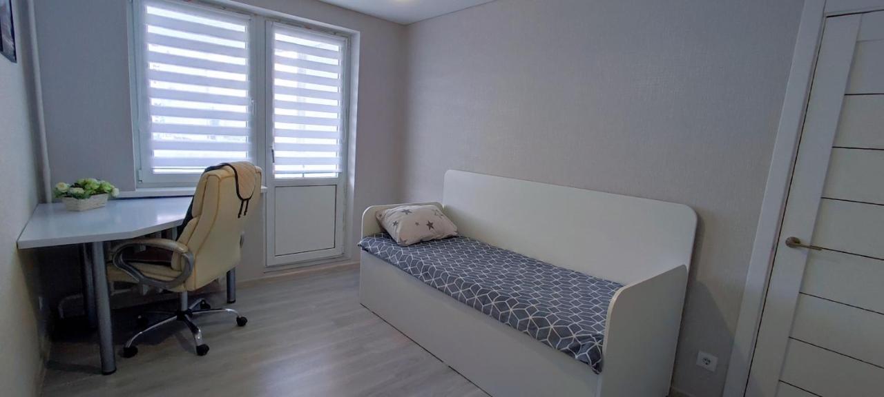 Large Apartment Near The Airport And City Center Chişinau Exteriör bild