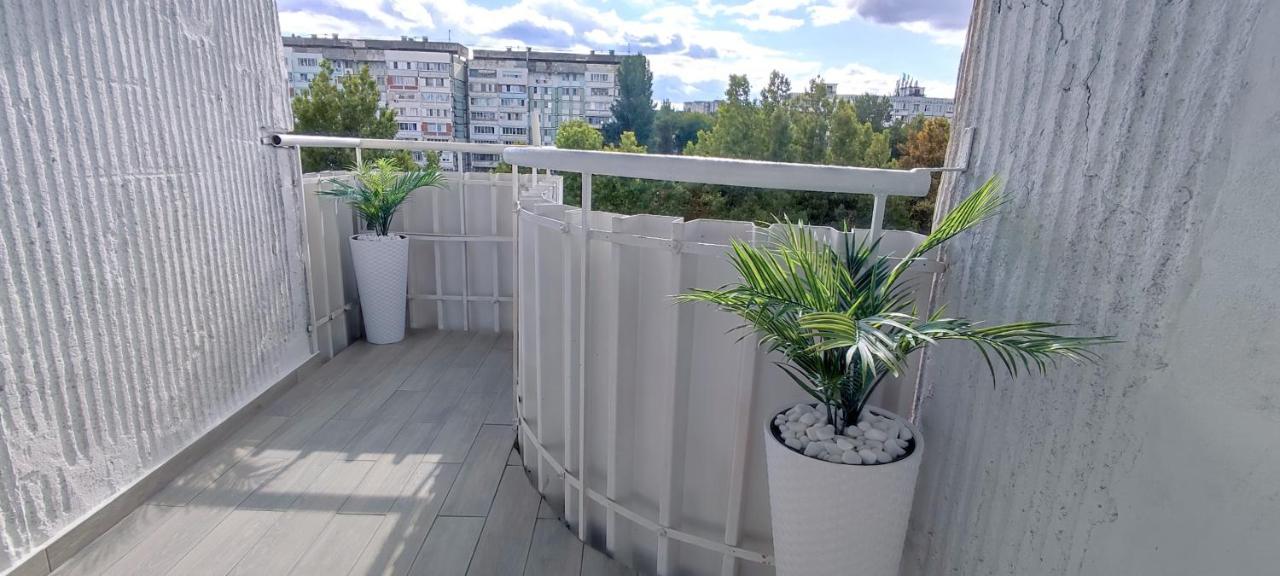 Large Apartment Near The Airport And City Center Chişinau Exteriör bild