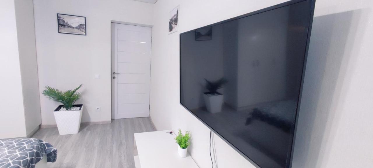 Large Apartment Near The Airport And City Center Chişinau Exteriör bild