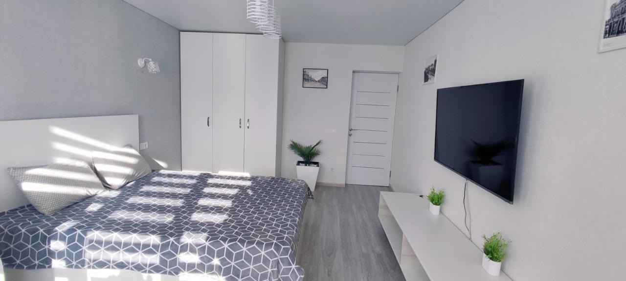 Large Apartment Near The Airport And City Center Chişinau Exteriör bild